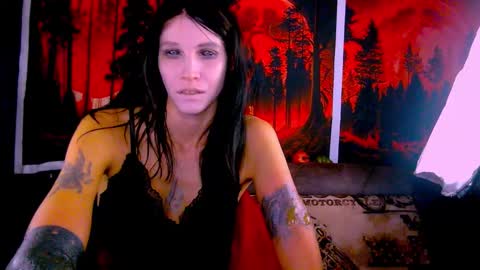 Kristin online show from November 2025 10:47:02 AM