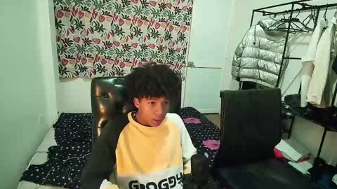 Snapshot of black_tentationx chatting on February 2025 04:57:01 AM black_tentationx online show from February 2025 04:57:01 AM