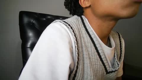 Snapshot of black_tentationx chatting on February 2025 04:57:02 AM black_tentationx online show from February 2025 04:57:02 AM