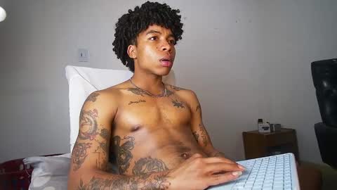 Snapshot of black_tentationx chatting on February 2025 07:59:01 AM black_tentationx online show from February 2025 07:59:01 AM