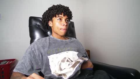 Snapshot of black_tentationx chatting on February 2025 06:23:01 AM black_tentationx online show from February 2025 06:23:01 AM