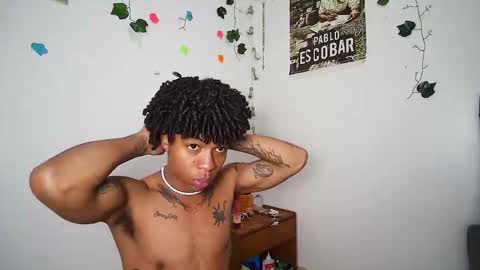 Snapshot of black_tentationx chatting on February 2025 10:36:02 PM black_tentationx online show from February 2025 10:36:02 PM