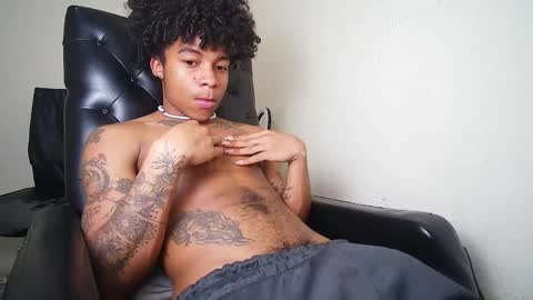 Snapshot of black_tentationx chatting on March 2025 05:52:02 AM black_tentationx online show from March 2025 05:52:02 AM