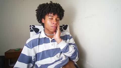 Snapshot of black_tentationx chatting on March 2025 08:02:01 AM black_tentationx online show from March 2025 08:02:01 AM