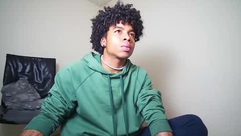 Snapshot of black_tentationx chatting on March 2025 06:35:01 AM black_tentationx online show from March 2025 06:35:01 AM