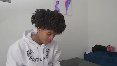 Snapshot of black_tentationx chatting on November 2025 12:57:01 AM black_tentationx online show from November 2025 12:57:01 AM