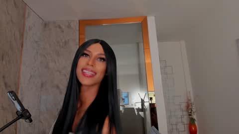 Snapshot of blackbeauty_ts chatting on December 2024 05:59:01 PM Nina online show from December 2024 05:59:01 PM