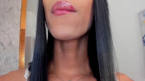 Snapshot of blackbeauty_ts chatting on December 2024 01:38:02 PM Nina online show from December 2024 01:38:02 PM