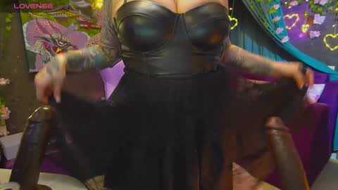 Snapshot of blackedbarbie chatting on April 2026 05:47:01 PM Alice online show from April 2026 05:47:01 PM