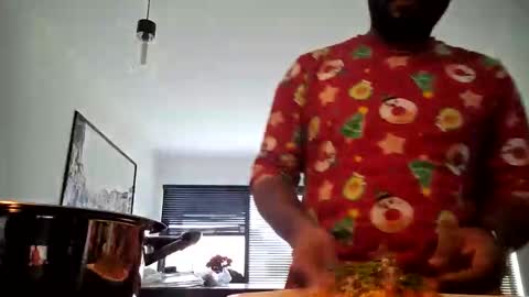 Snapshot of blackguy20ce chatting on December 2024 12:05:01 PM luis online show from December 2024 12:05:01 PM