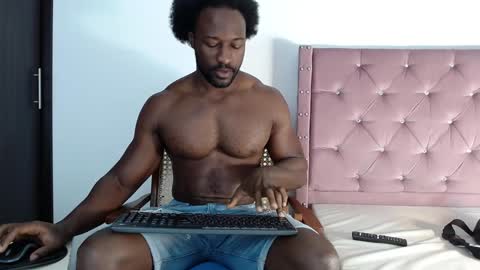 Snapshot of blacknikes chatting on January 2025 01:08:02 PM Twtter 1MikeBeckford Onlyfns beckfordmike online show from January 2025 01:08:02 PM