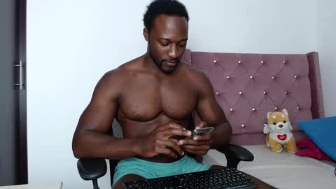 Snapshot of blacknikes chatting on February 2025 03:16:02 PM Twtter 1MikeBeckford Onlyfns beckfordmike online show from February 2025 03:16:02 PM