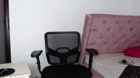 Snapshot of blacknikes chatting on March 2025 11:33:01 AM Twtter 1MikeBeckford Onlyfns beckfordmike online show from March 2025 11:33:01 AM