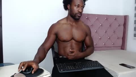 Snapshot of blacknikes chatting on October 2025 11:10:01 AM Twtter 1MikeBeckford Onlyfns beckfordmike online show from October 2025 11:10:01 AM