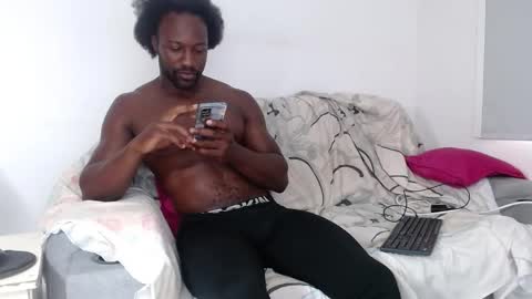 Twtter 1MikeBeckford            Onlyfns beckfordmike online show from February 2026 12:42:01 PM