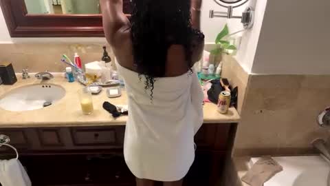 Snapshot of blackoasis9 chatting on April 2026 11:29:02 PM blackoasis9 online show from April 2026 11:29:02 PM