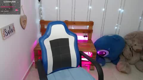 Snapshot of blackqueen_18 chatting on December 2024 03:05:02 AM blackqueen_18 online show from December 2024 03:05:02 AM