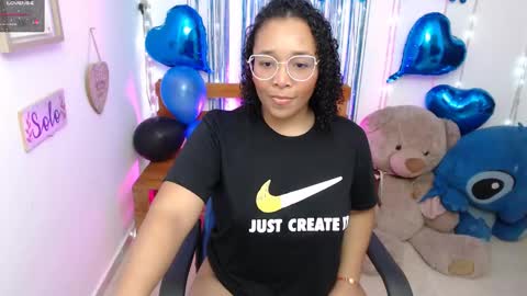 Snapshot of blackqueen_18 chatting on December 2024 04:33:02 AM blackqueen_18 online show from December 2024 04:33:02 AM