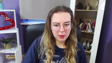 Snapshot of blackrosezoey chatting on December 2024 08:07:02 AM Z O E Y online show from December 2024 08:07:02 AM