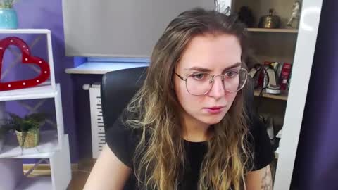 Snapshot of blackrosezoey chatting on December 2024 08:56:01 AM Z O E Y online show from December 2024 08:56:01 AM