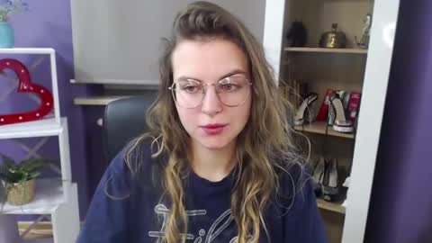 Snapshot of blackrosezoey chatting on December 2024 05:44:01 AM Z O E Y online show from December 2024 05:44:01 AM