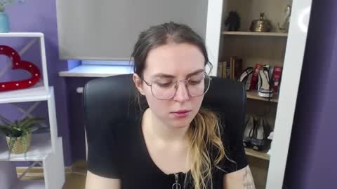 Snapshot of blackrosezoey chatting on January 2025 08:52:01 AM Z O E Y online show from January 2025 08:52:01 AM