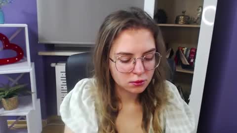 Snapshot of blackrosezoey chatting on January 2025 05:37:01 AM Z O E Y online show from January 2025 05:37:01 AM