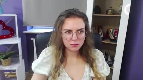 Snapshot of blackrosezoey chatting on January 2025 09:13:02 AM Z O E Y online show from January 2025 09:13:02 AM