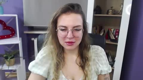 Snapshot of blackrosezoey chatting on January 2025 05:35:01 AM Z O E Y online show from January 2025 05:35:01 AM