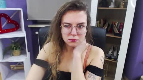 Snapshot of blackrosezoey chatting on January 2025 05:30:01 AM Z O E Y online show from January 2025 05:30:01 AM