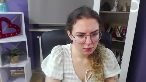 Snapshot of blackrosezoey chatting on January 2025 05:30:01 AM Z O E Y online show from January 2025 05:30:01 AM