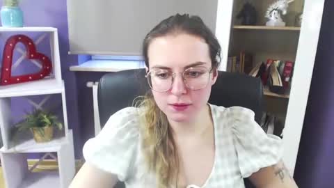 Snapshot of blackrosezoey chatting on February 2025 08:39:02 AM Z O E Y online show from February 2025 08:39:02 AM