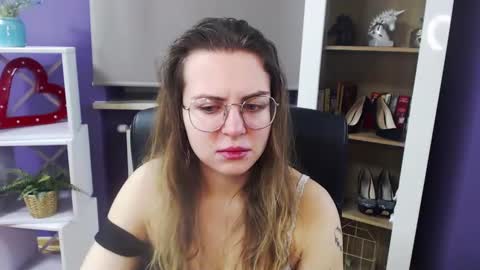 Snapshot of blackrosezoey chatting on February 2025 05:16:01 AM Z O E Y online show from February 2025 05:16:01 AM