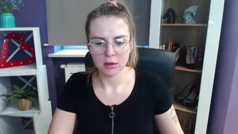 Snapshot of blackrosezoey chatting on February 2025 01:55:02 PM Z O E Y online show from February 2025 01:55:02 PM