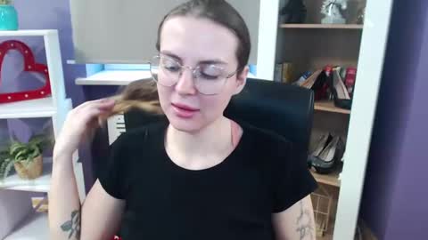 Snapshot of blackrosezoey chatting on February 2025 09:00:01 AM Z O E Y online show from February 2025 09:00:01 AM