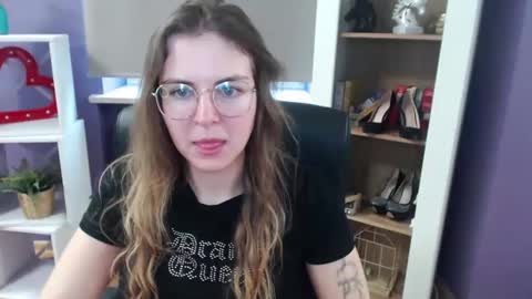 Snapshot of blackrosezoey chatting on March 2025 08:49:02 AM Z O E Y online show from March 2025 08:49:02 AM