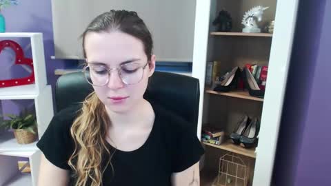 Snapshot of blackrosezoey chatting on March 2025 05:32:01 AM Z O E Y online show from March 2025 05:32:01 AM