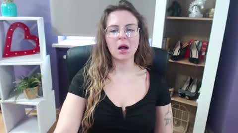 Snapshot of blackrosezoey chatting on March 2025 08:54:02 AM Z O E Y online show from March 2025 08:54:02 AM