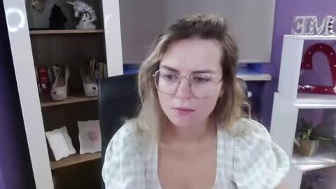 Snapshot of blackrosezoey chatting on September 2025 04:23:02 AM Z O E Y online show from September 2025 04:23:02 AM