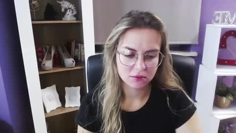 Snapshot of blackrosezoey chatting on September 2025 04:39:02 AM Z O E Y online show from September 2025 04:39:02 AM