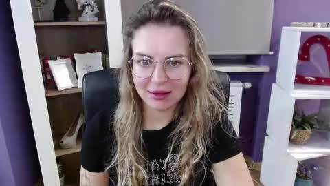 Snapshot of blackrosezoey chatting on October 2025 04:32:02 AM Z O E Y online show from October 2025 04:32:02 AM