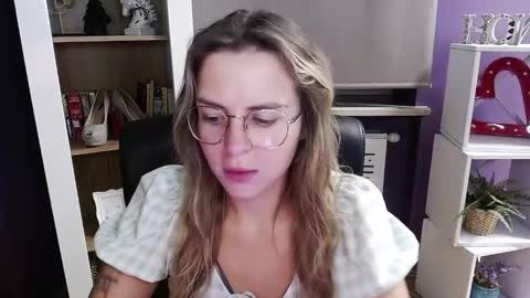 Snapshot of blackrosezoey chatting on October 2025 04:33:01 AM Z O E Y online show from October 2025 04:33:01 AM