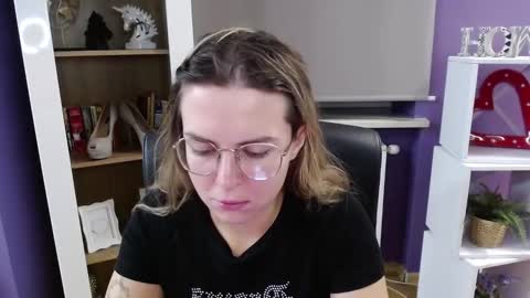 Snapshot of blackrosezoey chatting on October 2025 04:46:01 AM Z O E Y online show from October 2025 04:46:01 AM