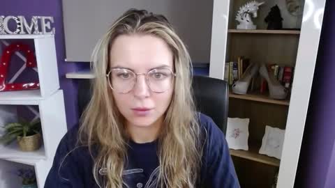 Snapshot of blackrosezoey chatting on October 2025 05:42:02 AM Z O E Y online show from October 2025 05:42:02 AM