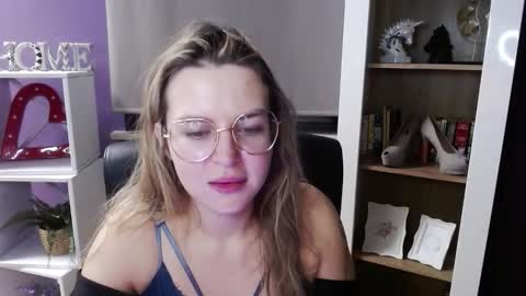 Snapshot of blackrosezoey chatting on November 2025 05:29:02 AM Z O E Y online show from November 2025 05:29:02 AM