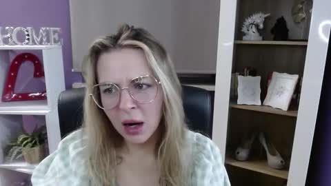 Snapshot of blackrosezoey chatting on November 2025 05:53:02 AM Z O E Y online show from November 2025 05:53:02 AM