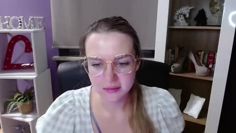 Snapshot of blackrosezoey chatting on November 2025 05:32:02 AM Z O E Y online show from November 2025 05:32:02 AM