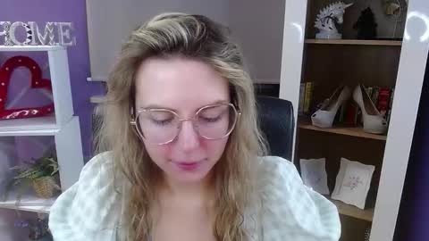 Z O E Y online show from January 2026 05:45:02 AM