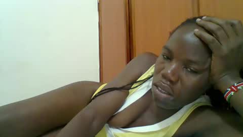 Snapshot of blacksexygal chatting on November 2025 05:20:02 AM SARAH online show from November 2025 05:20:02 AM