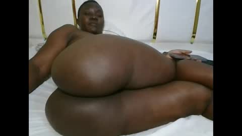 Snapshot of blacksexygold122 chatting on February 2025 05:48:01 PM blacksexygold122 online show from February 2025 05:48:01 PM